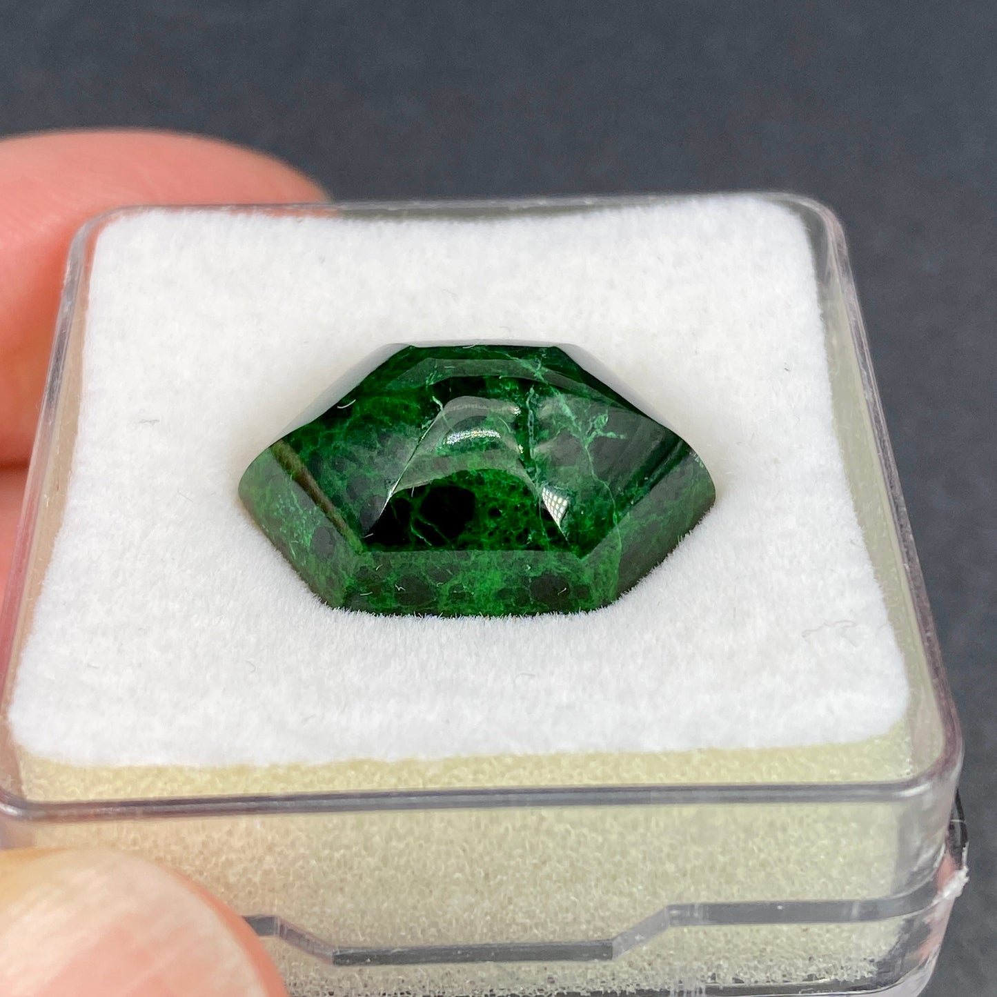18.92 ct. Maw Sit Sit Hexagonal Cabochon