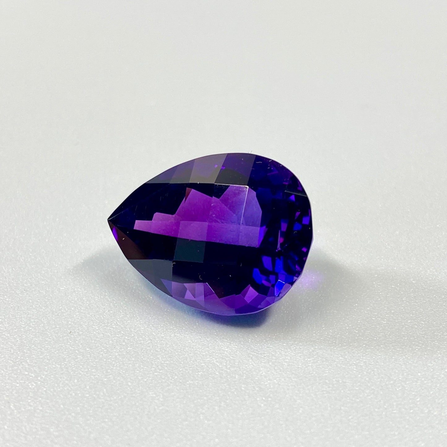 Rwandan Amethyst Gemstone | 17.45 ct Pear | Color Shift