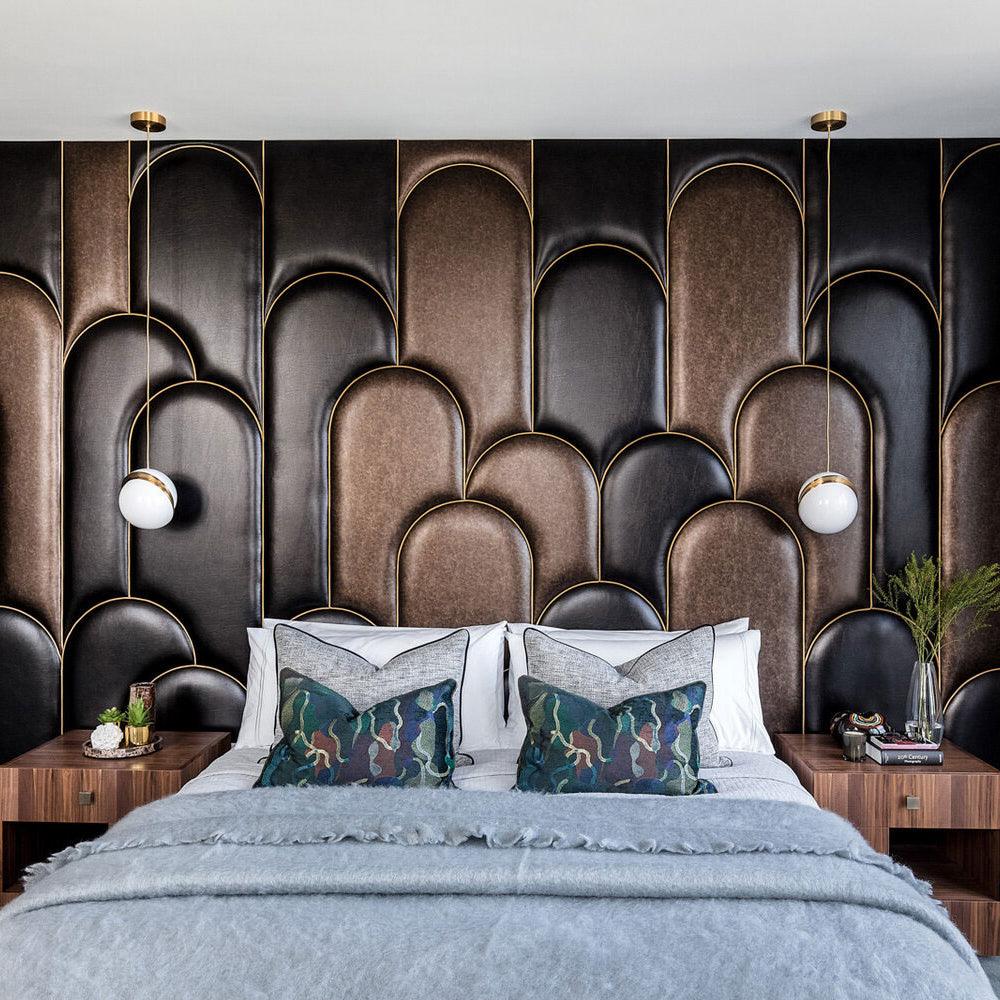 Crescent Pendant Lamp