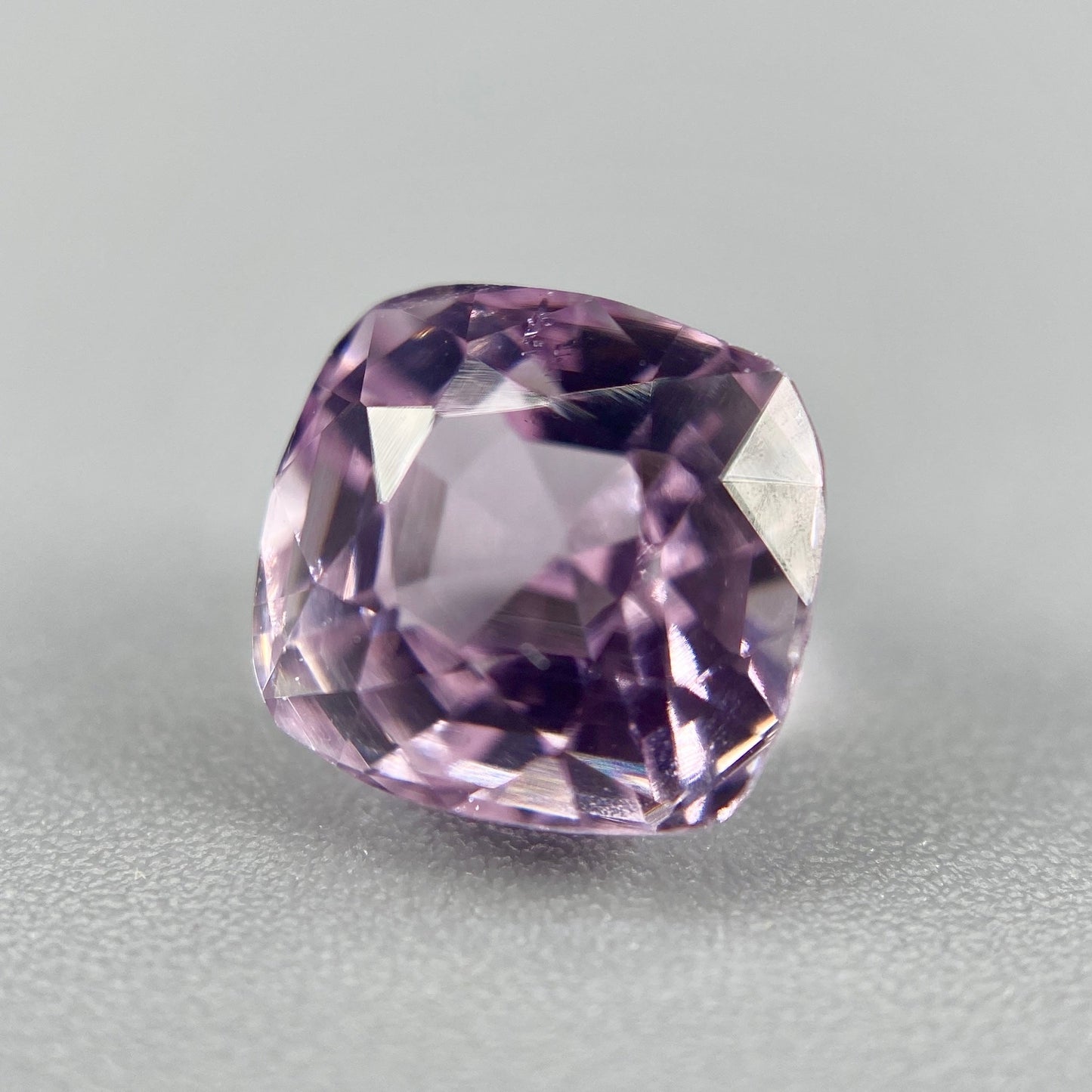 1.95 ct. Kunzite