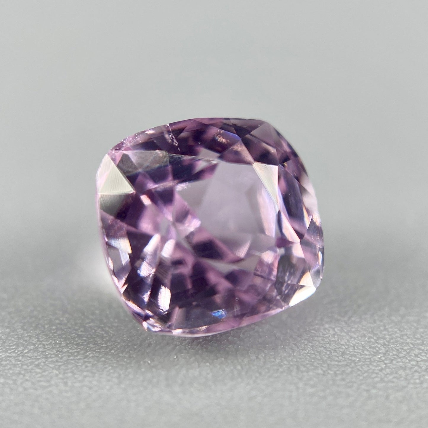 1.95 ct. Kunzite