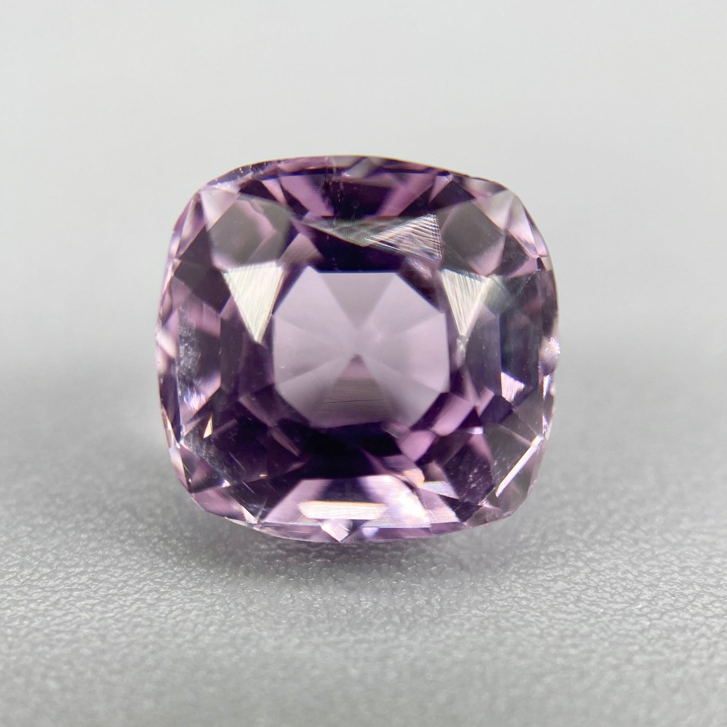 1.95 ct. Kunzite