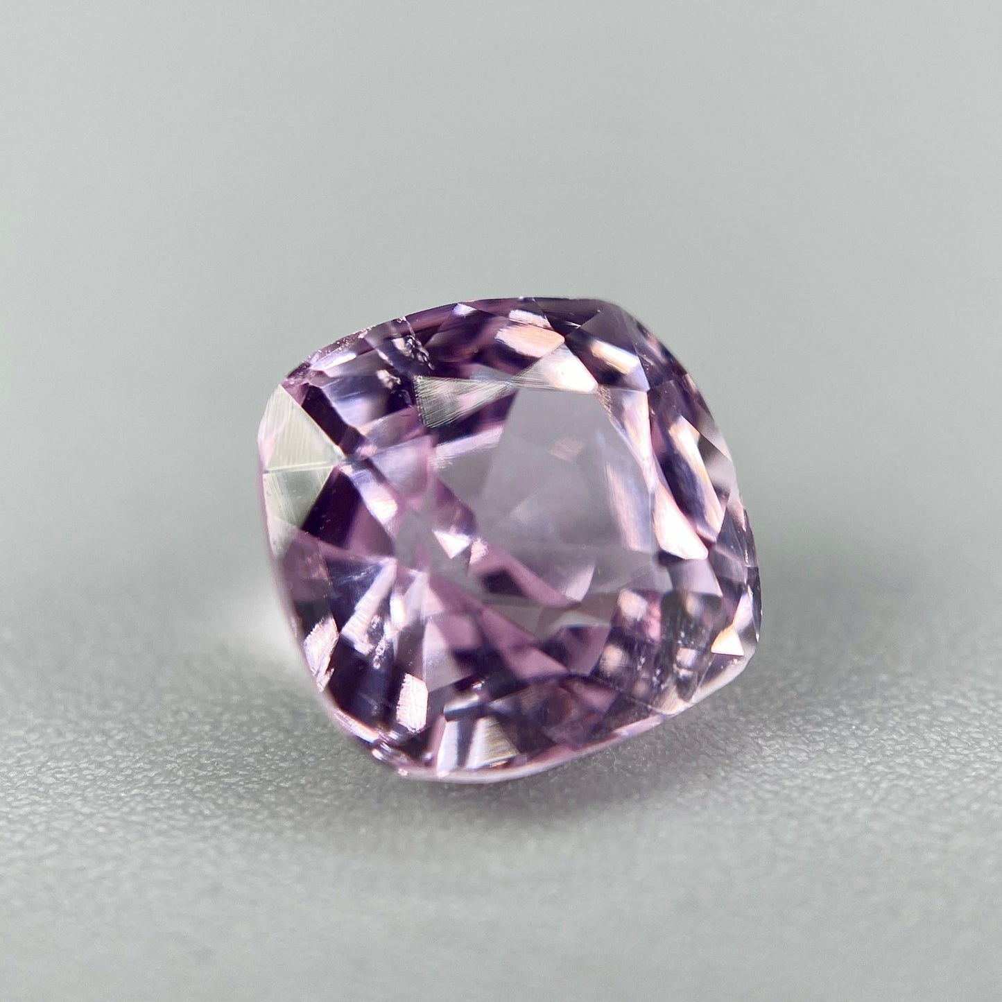 1.95 ct. Kunzite