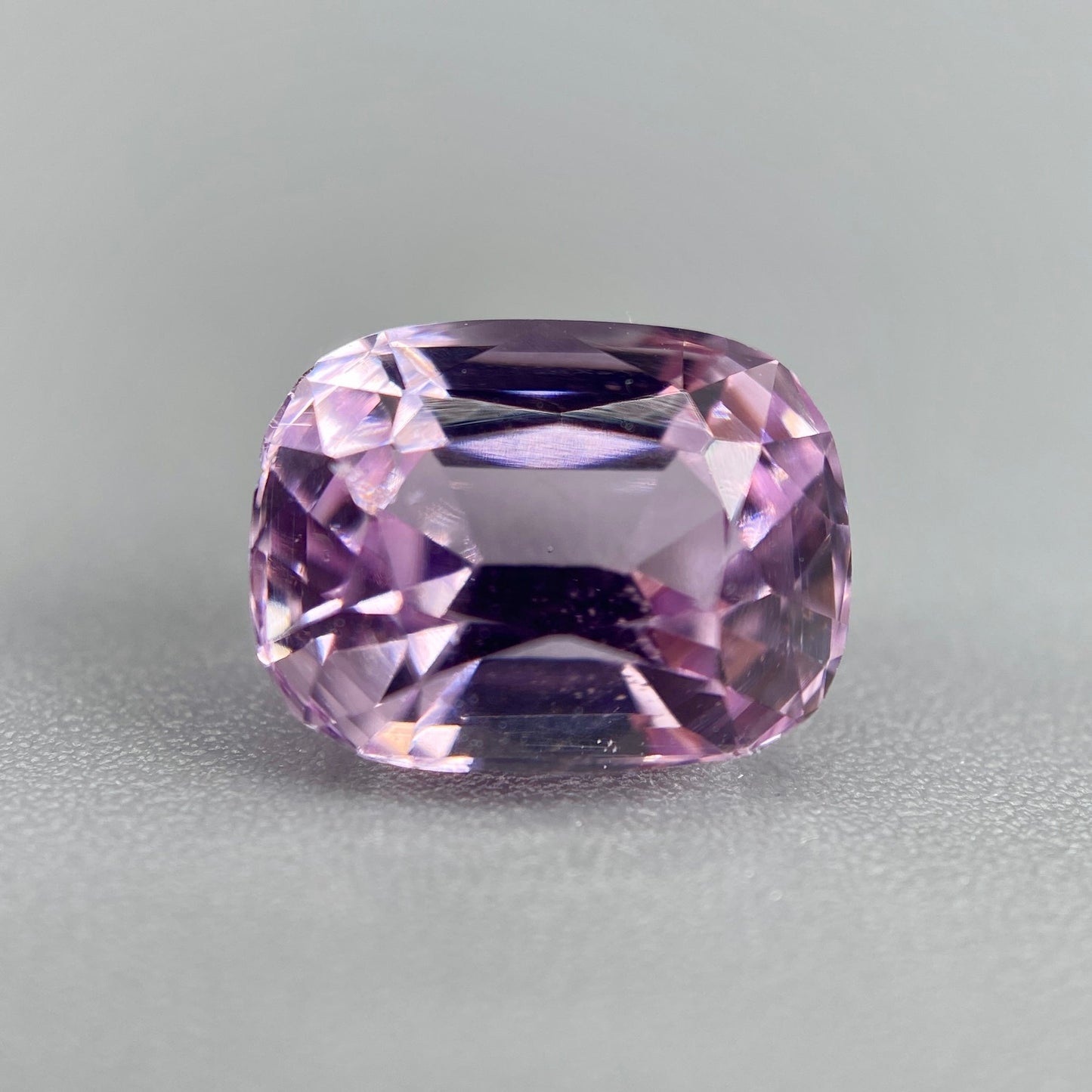 2.60 ct. Kunzite