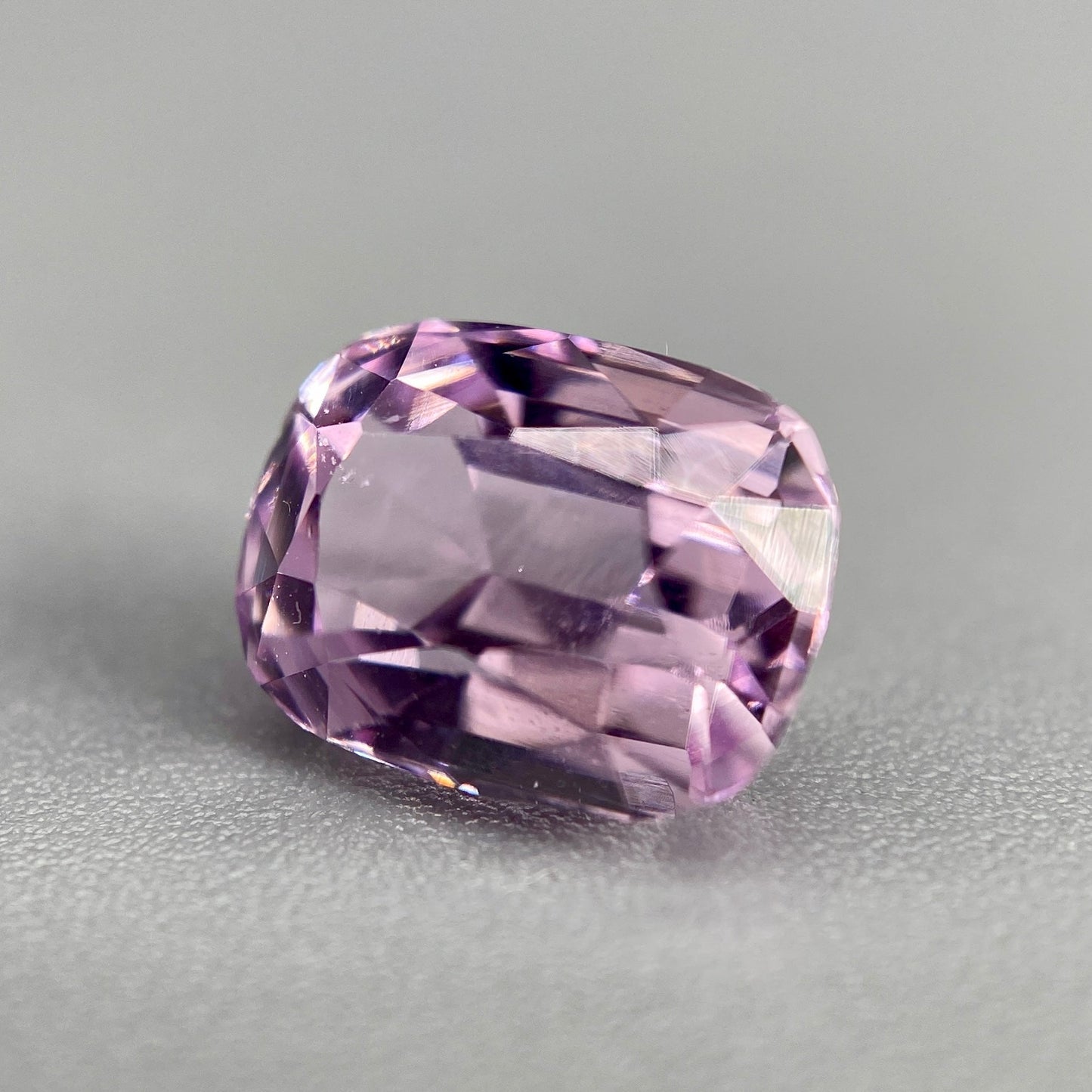2.60 ct. Kunzite