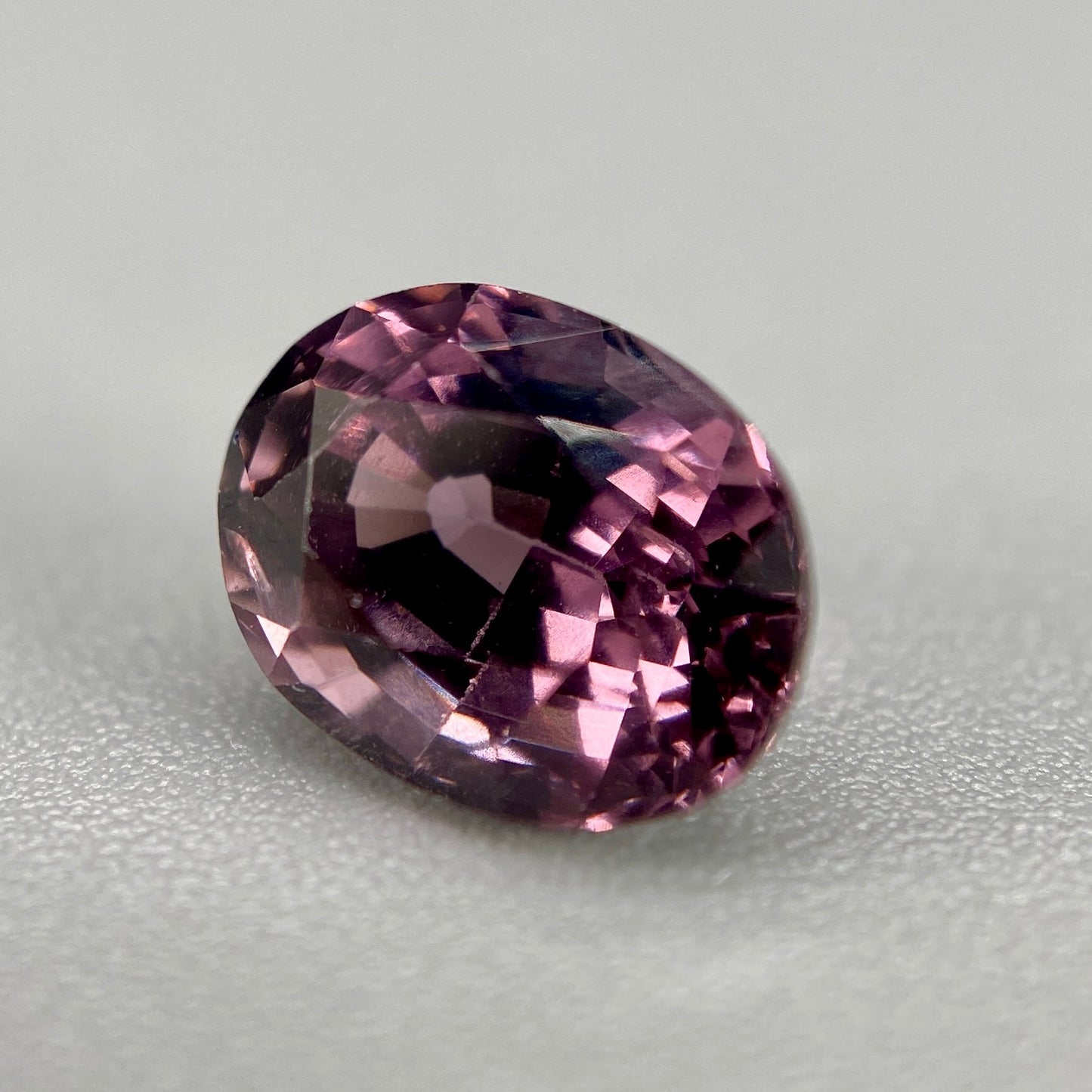 Burmese Spinel Gemstone | 1.80ct Oval | Deep Pinkish-Purple