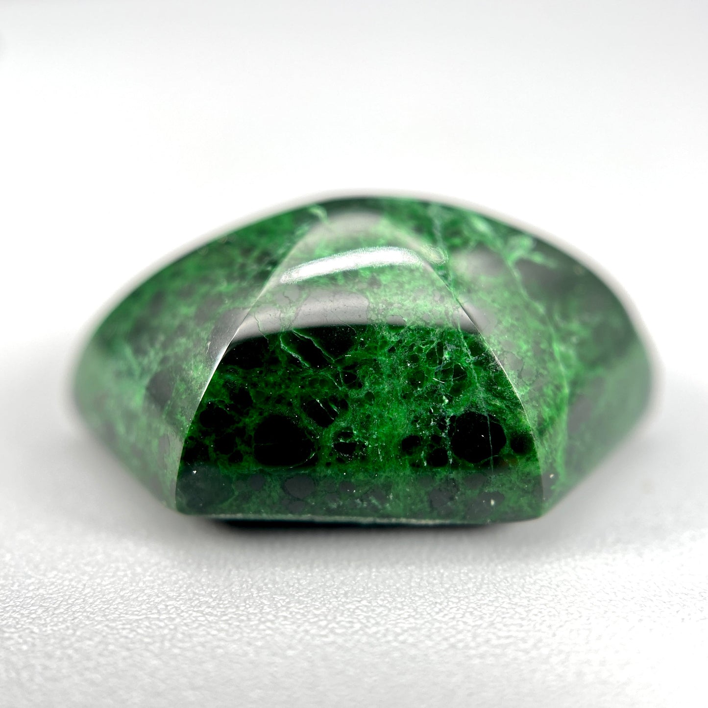 18.92 ct. Maw Sit Sit Hexagonal Cabochon