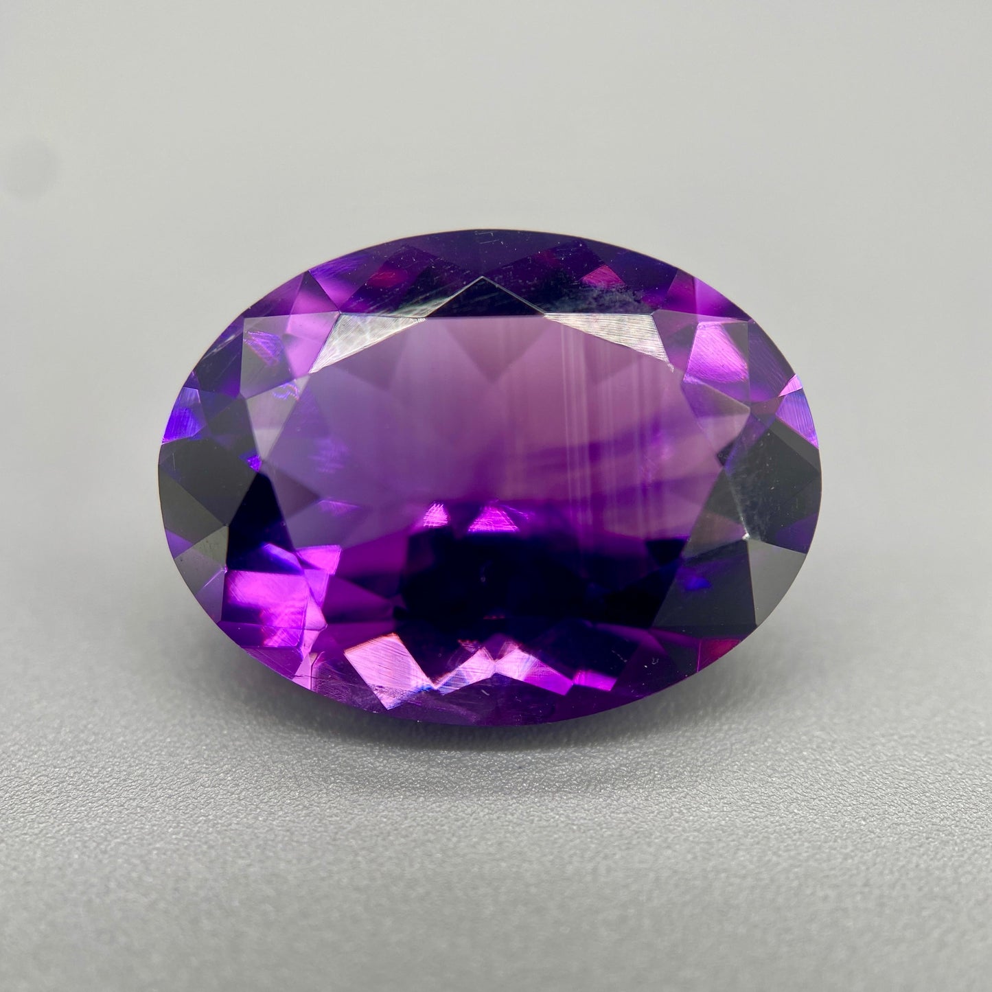 Rwandan Amethyst Gemstone | 6.79 ct Oval | Color Shift