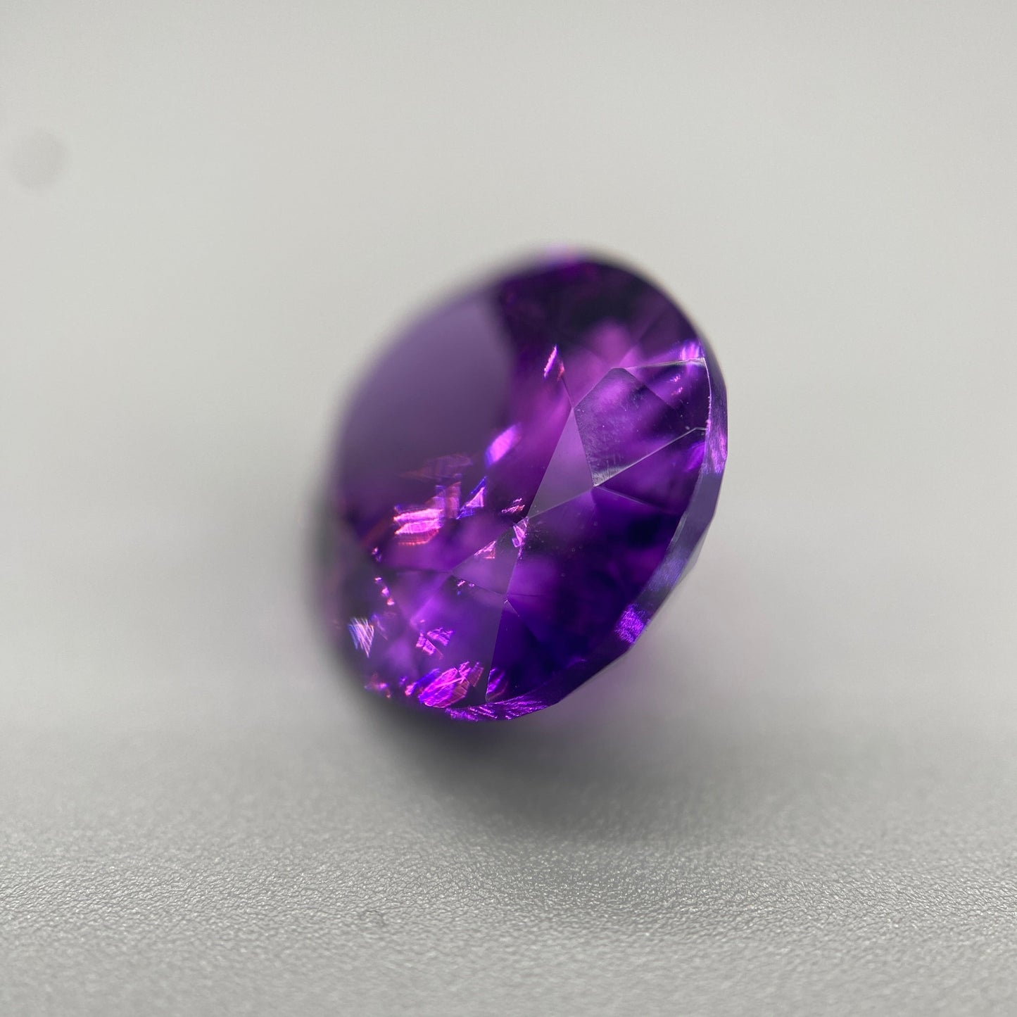 Rwandan Amethyst Gemstone | 6.79 ct Oval | Color Shift